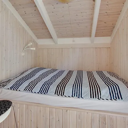 Three-bedroom Holiday In * Hals