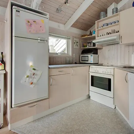 Three-bedroom Holiday In * Hals